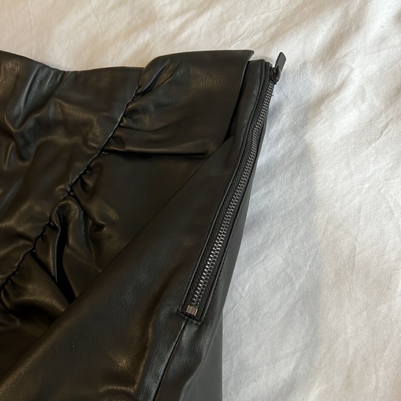 Black Faux Leather Skort from Zara - Picture 4 of 4